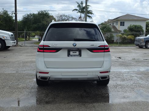 Used 2025 BMW X7 xDrive40i AWD/4WD image 6