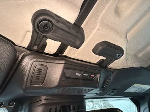 Used 2025 Jeep Wrangler Unlimited Sahara image 26