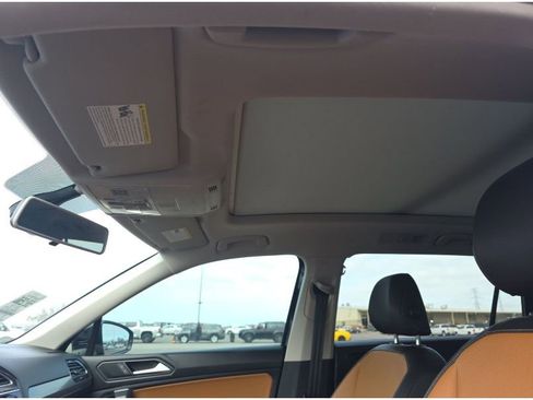 Used 2019 Volkswagen Tiguan SEL R-Line image 14