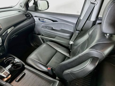 Used 2019 Honda Pilot Touring image 25