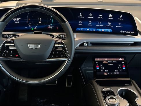 New 2027 Cadillac Vistiq Sport AWD/4WD image 15