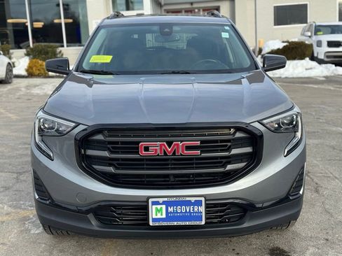 Used 2021 GMC Terrain SLE w/ Driver Convenience Package image 9