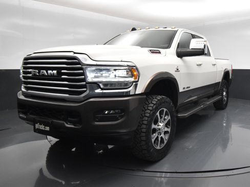Used 2023 RAM 2500 Limited AWD/4WD image 2
