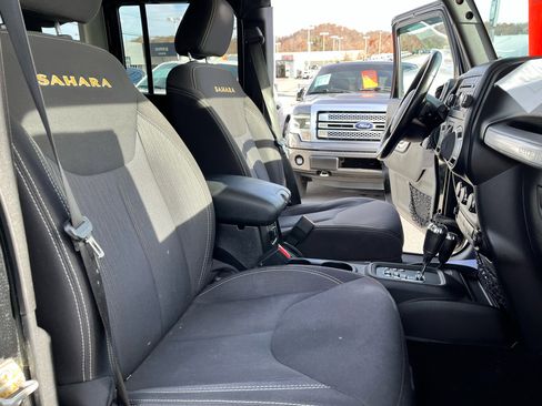 Used 2014 Jeep Wrangler Unlimited Sahara image 19