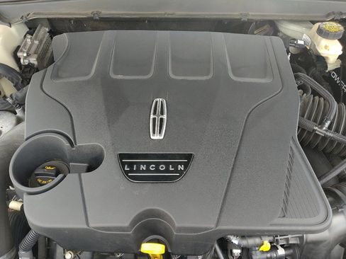 Used 2018 Lincoln Continental Reserve w/ Rear-seat Package FWD image 30