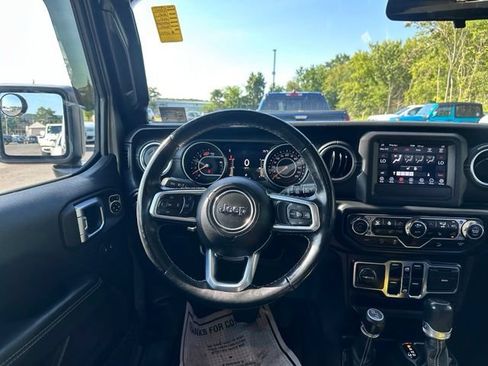 Used 2020 Jeep Wrangler Unlimited Sahara AWD/4WD image 19