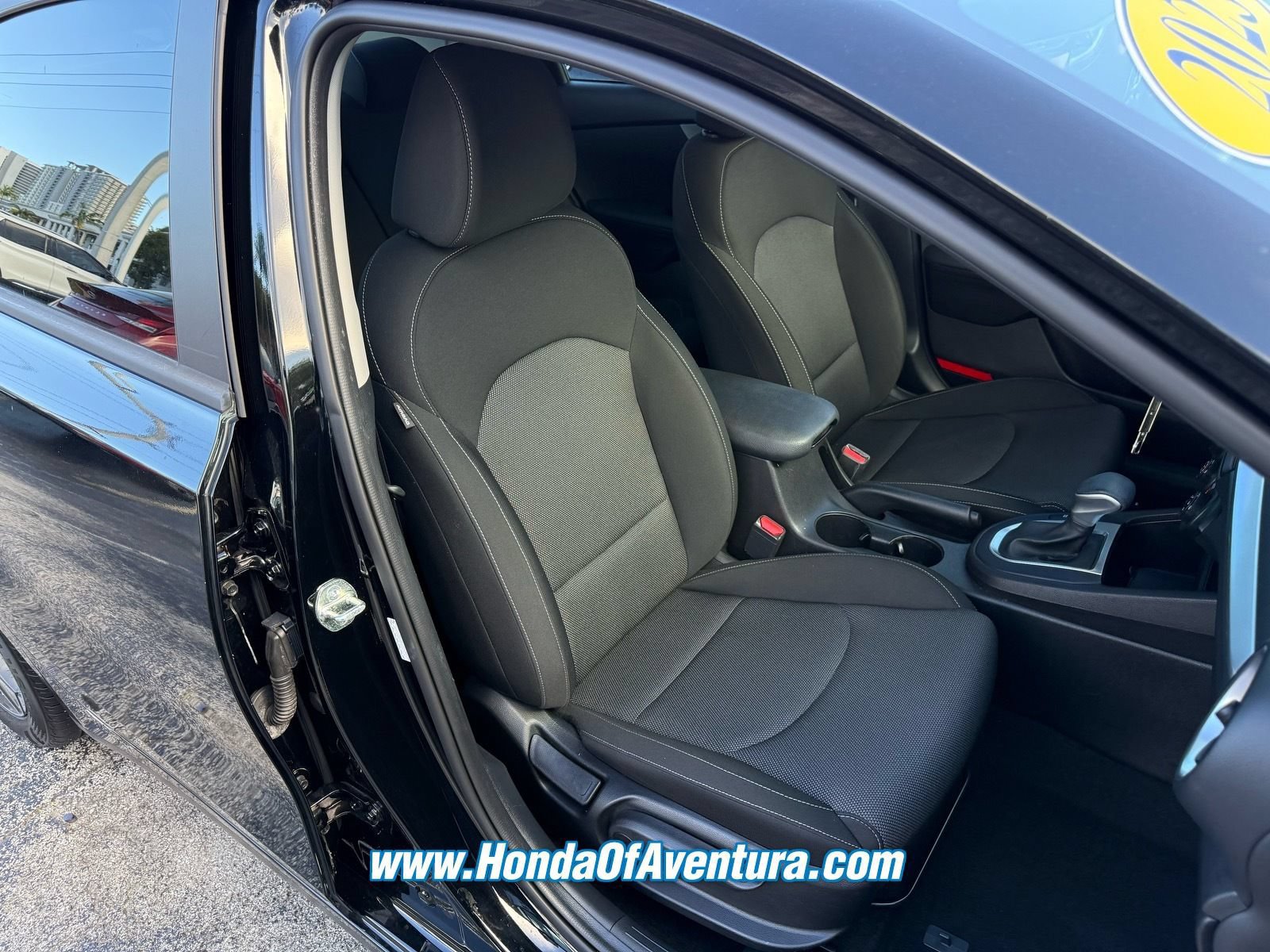Used 2023 Kia Forte LXS w/ LXS Technology Package FWD image 9