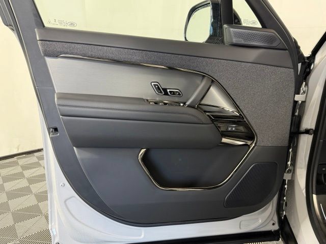 New 2026 Land Rover Range Rover Sport SE AWD/4WD image 25