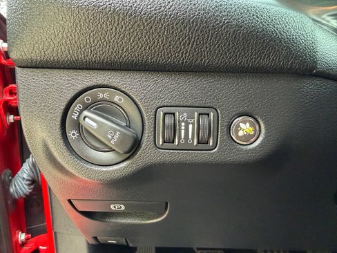 Used 2019 Dodge Challenger R/T Scat Pack w/ Driver Convenience Group RWD image 12