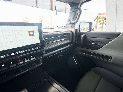 Used 2025 GMC Hummer EV 3X image 57