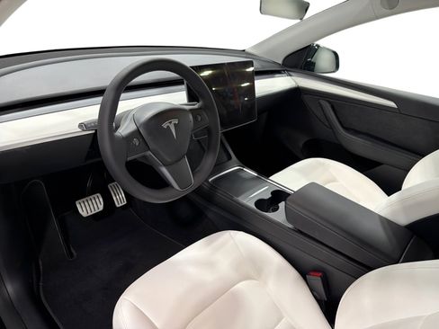 Certified 2023 Tesla Model Y Performance AWD/4WD image 9