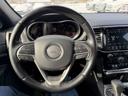 Used 2020 Jeep Grand Cherokee Altitude image 13