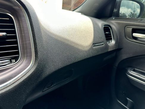 Used 2017 Dodge Charger SE image 39