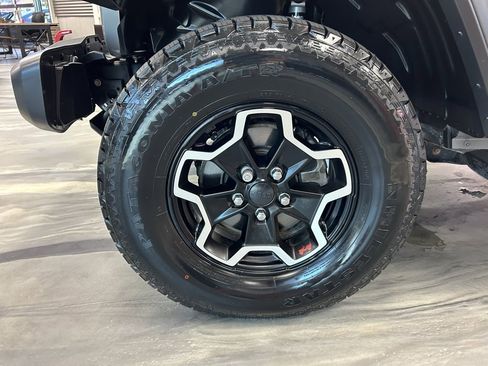 Used 2020 Jeep Gladiator Rubicon w/ Dual Top Group image 25