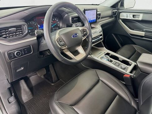 Used 2023 Ford Explorer XLT w/ Equipment Group 202A image 10