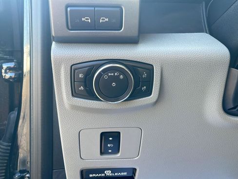 Used 2019 Ford F250 XLT w/ XLT Premium Package AWD/4WD image 13