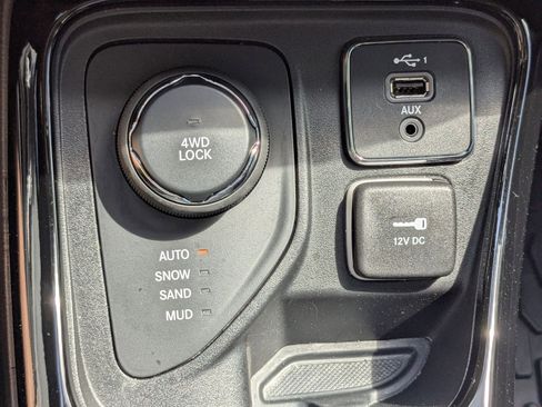 Used 2021 Jeep Compass Limited w/ Sun and Sound Group image 24