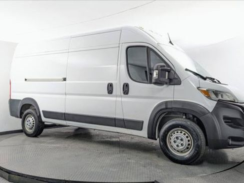Used 2024 RAM ProMaster 2500 w/ Convenience Group FWD image 11