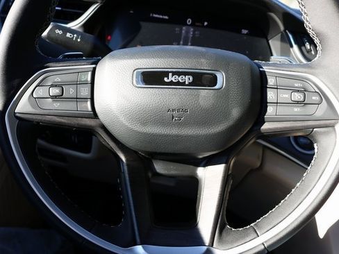 New 2025 Jeep Grand Cherokee Limited image 20