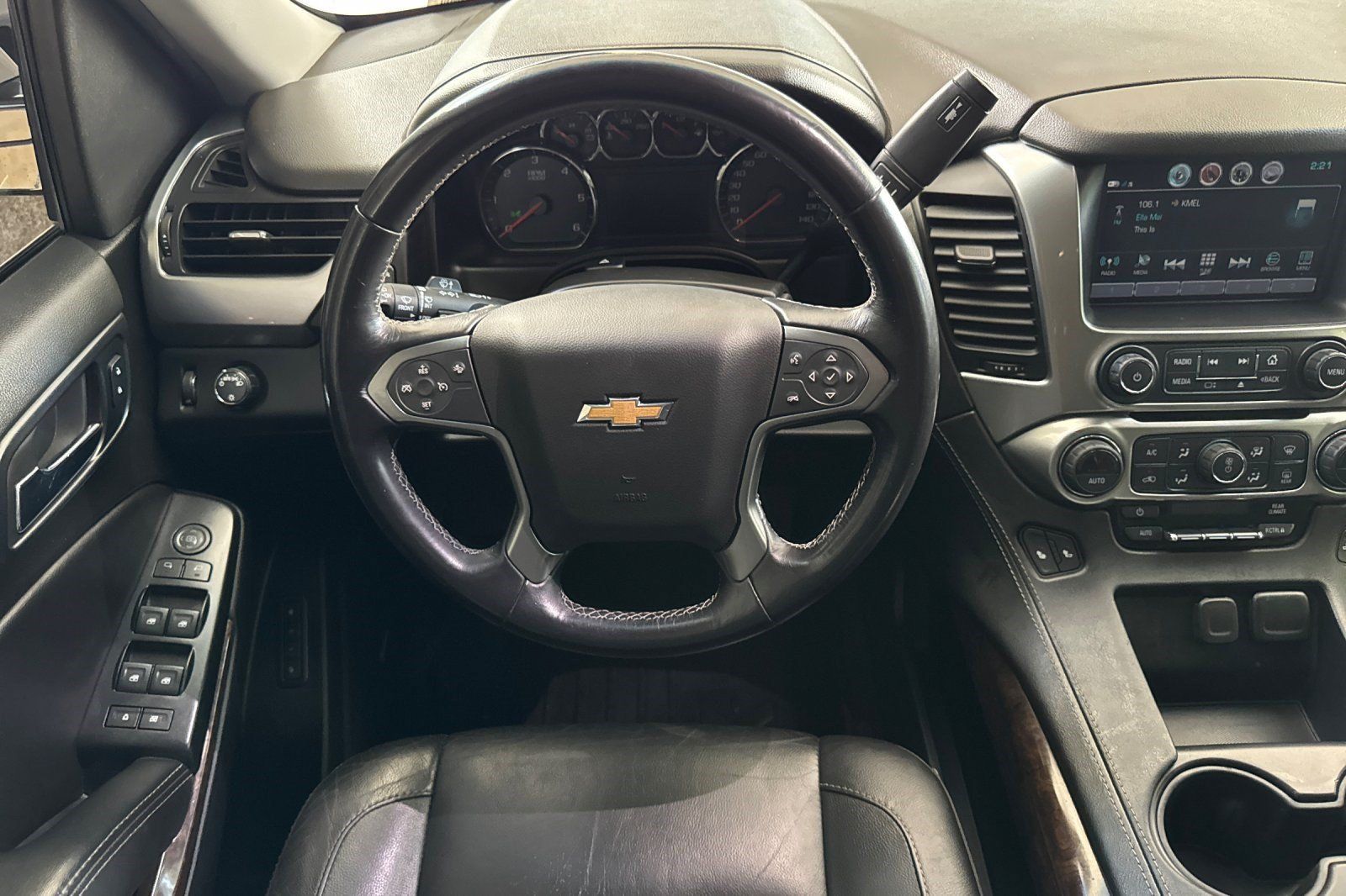 Used 2019 Chevrolet Suburban LT RWD image 17
