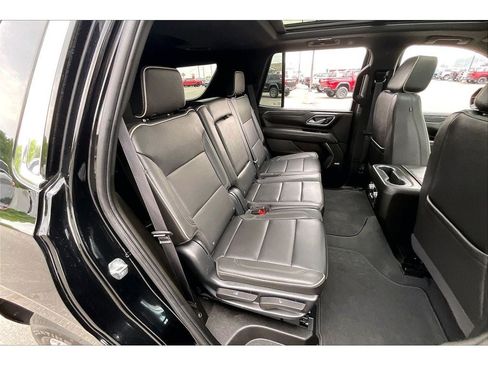 Used 2023 GMC Yukon SLT w/ SLT Premium Package AWD/4WD image 29