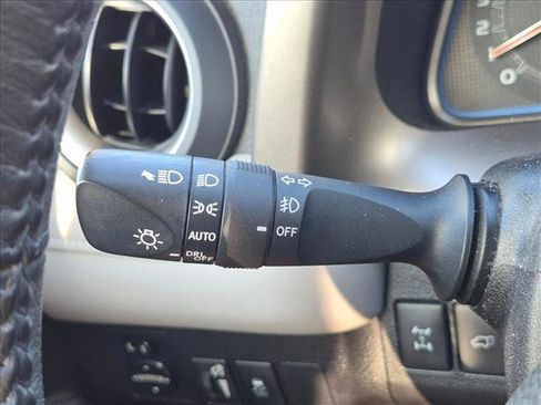 Used 2015 Toyota RAV4 Limited AWD/4WD image 6