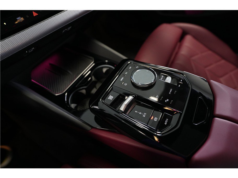 Used 2025 BMW 530i w/ M Sport Package RWD image 20