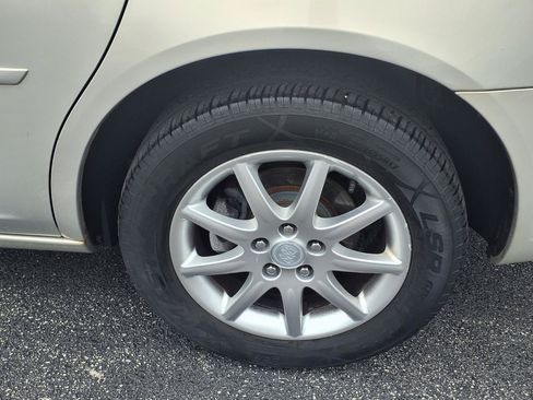 Used 2008 Buick Lucerne CXL w/ Luxury Package FWD image 9