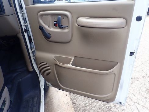 Used 2000 Chevrolet Express 3500 Extended RWD image 40