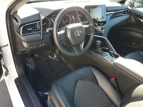 Used 2022 Toyota Camry SE image 17