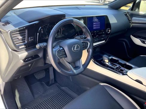 Used 2023 Lexus NX 250 Premium image 18