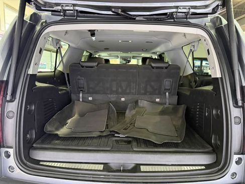 Used 2018 Chevrolet Suburban LT AWD/4WD image 42