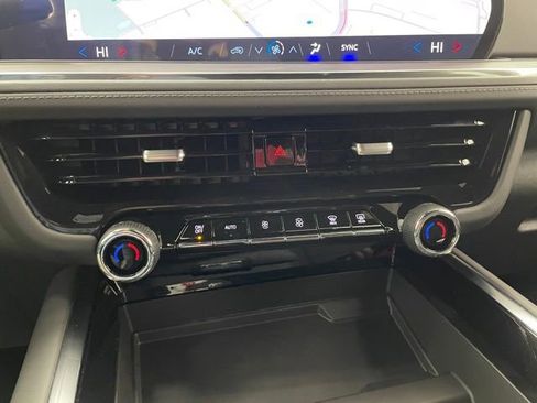 New 2026 Chevrolet Suburban LS image 6