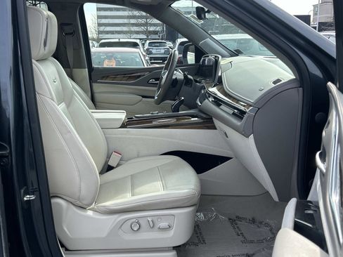 Used 2021 Cadillac Escalade Sport Platinum image 14