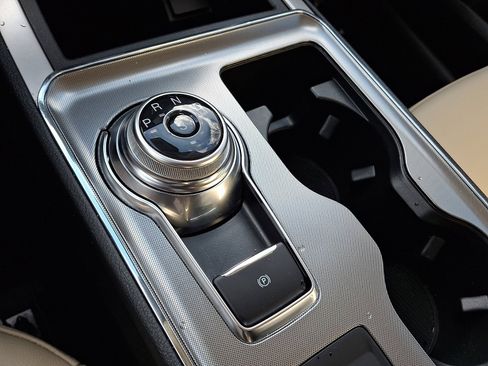 Used 2022 Ford Edge SEL w/ Convenience Package image 15