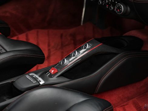 Used 2017 Ferrari 488 GTB RWD image 70