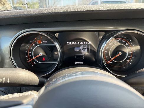 Used 2022 Jeep Wrangler Unlimited Sahara w/ LED Lighting Group image 17