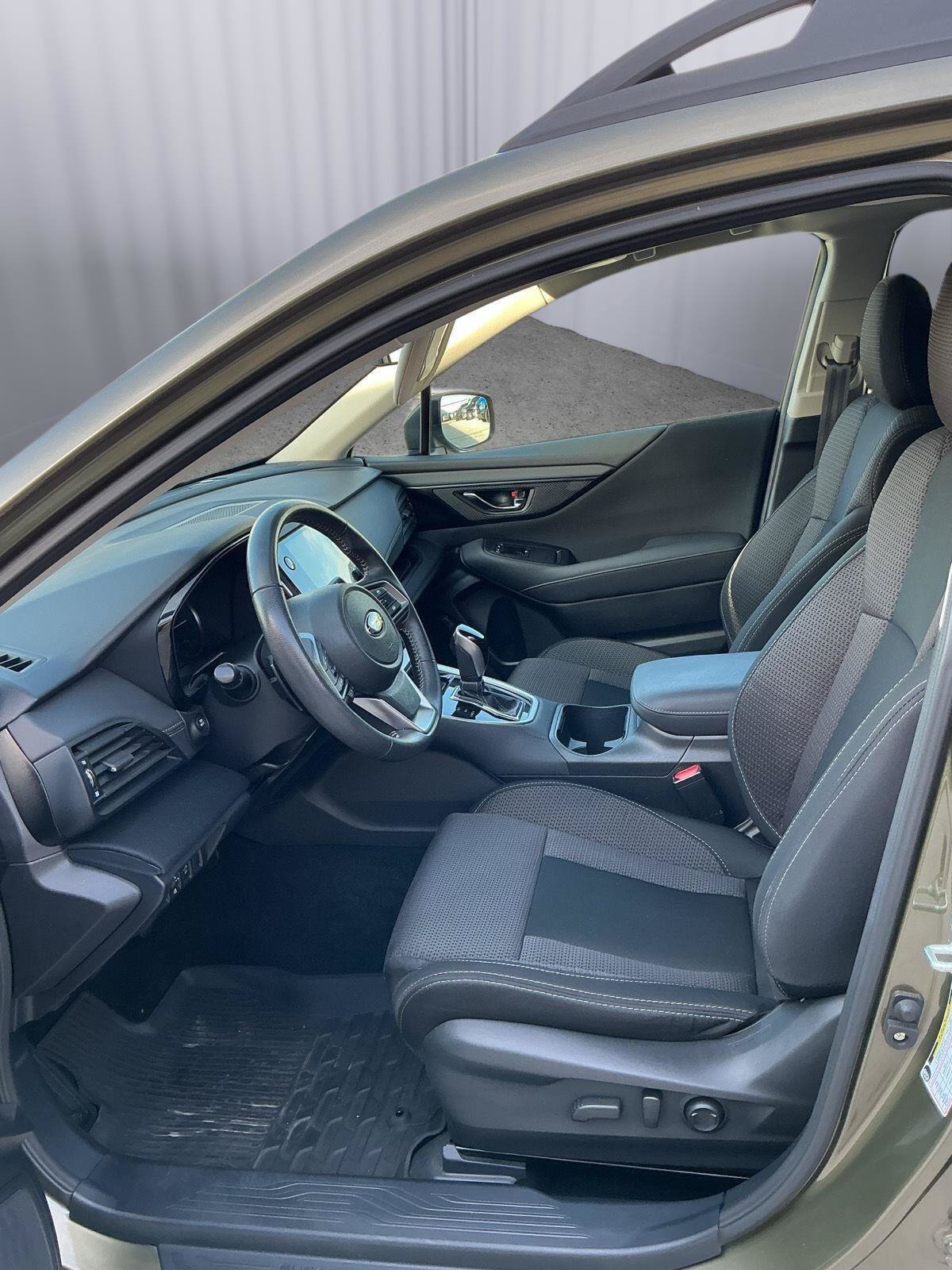 Used 2025 Subaru Outback Premium w/ Popular Package #1A AWD/4WD image 16