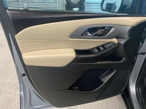 Used 2023 Chevrolet Traverse LS FWD image 26