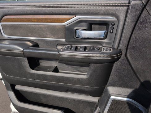 Used 2024 RAM 2500 Laramie AWD/4WD image 16