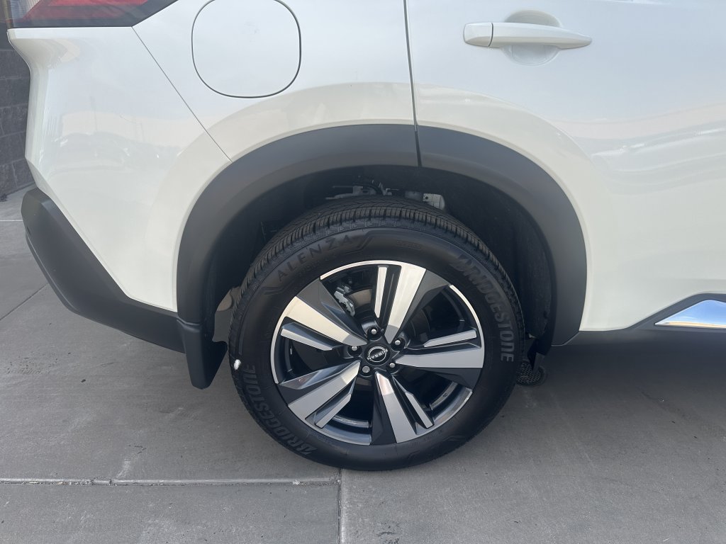 Used 2023 Nissan Rogue SL FWD image 15