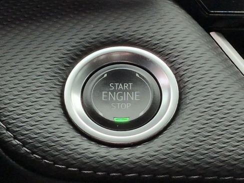 Used 2025 Chevrolet Equinox LT FWD image 18