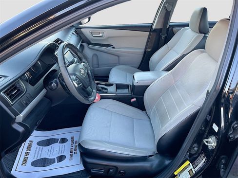 Used 2016 Toyota Camry SE image 20