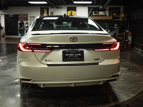 Used 2025 Toyota Camry XSE FWD image 6