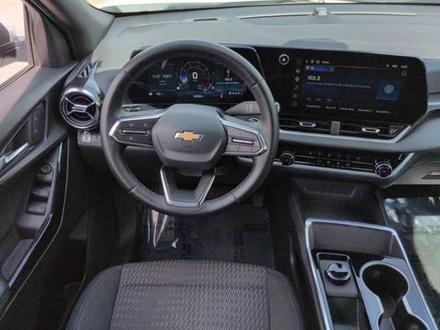 Used 2026 Chevrolet Equinox LT FWD image 18