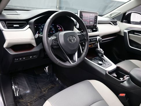 Used 2021 Toyota RAV4 Limited w/ Limited Grade Weather Package AWD/4WD image 12