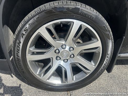 Used 2017 Cadillac Escalade Premium Luxury image 31