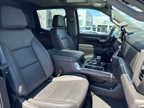 Used 2025 GMC Sierra 1500 SLT w/ SLT Premium Plus Package AWD/4WD image 30