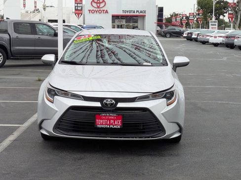 Used 2023 Toyota Corolla LE image 2