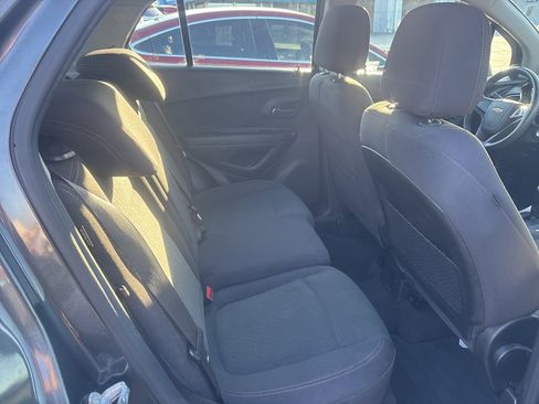 Used 2019 Chevrolet Trax LS image 9